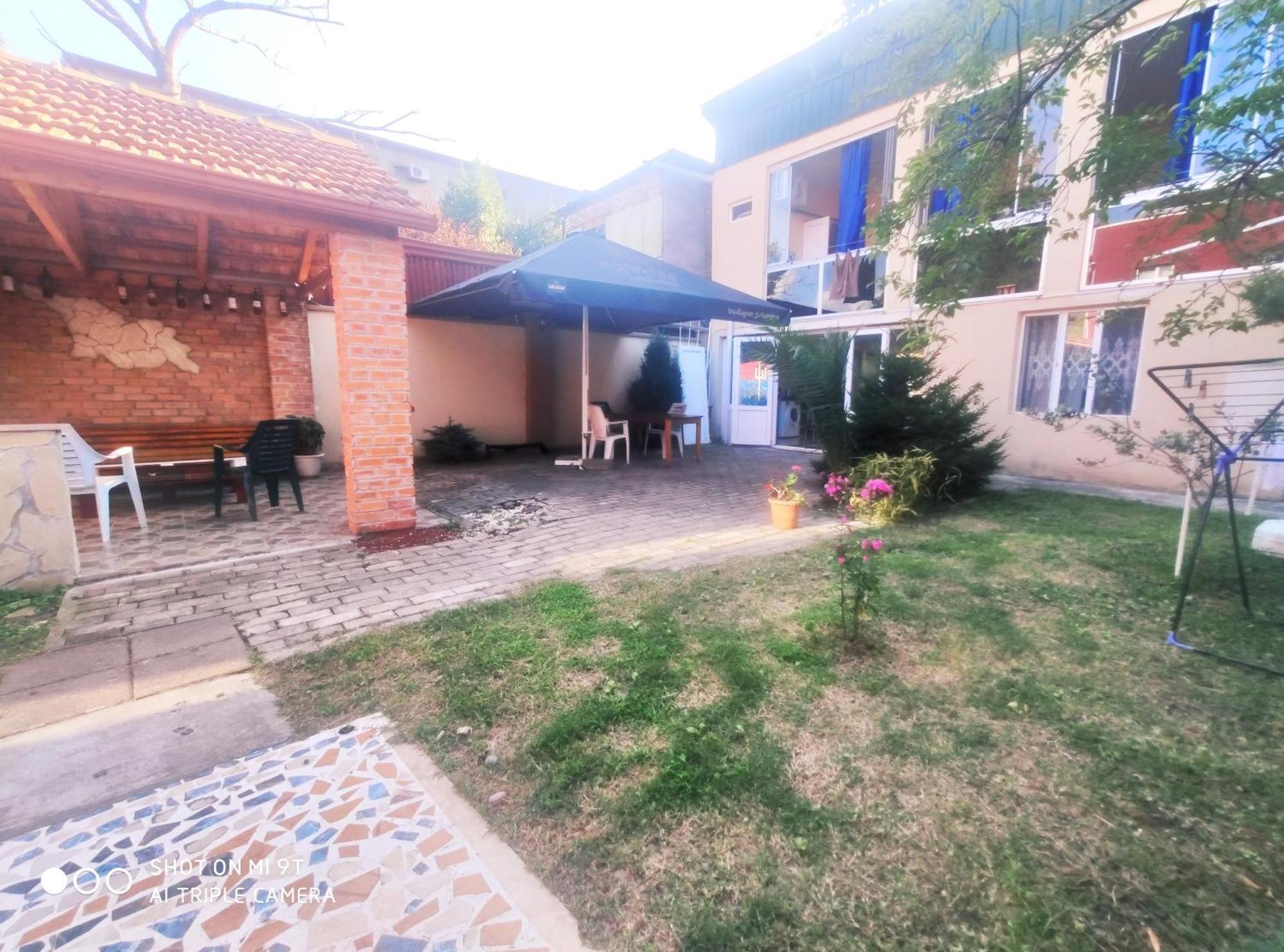 Guesthouse Mery Koboeleti Buitenkant foto