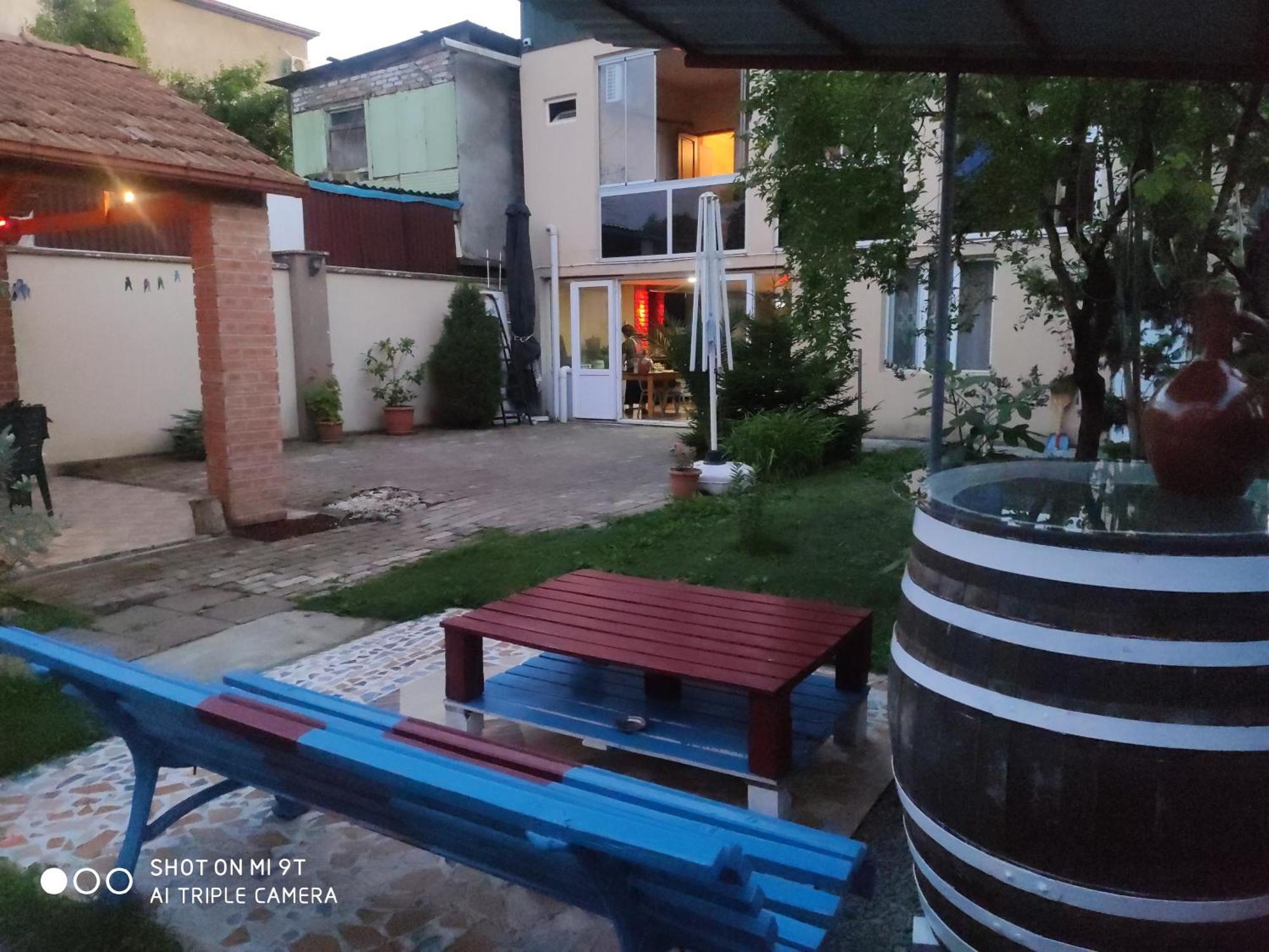 Guesthouse Mery Koboeleti Buitenkant foto