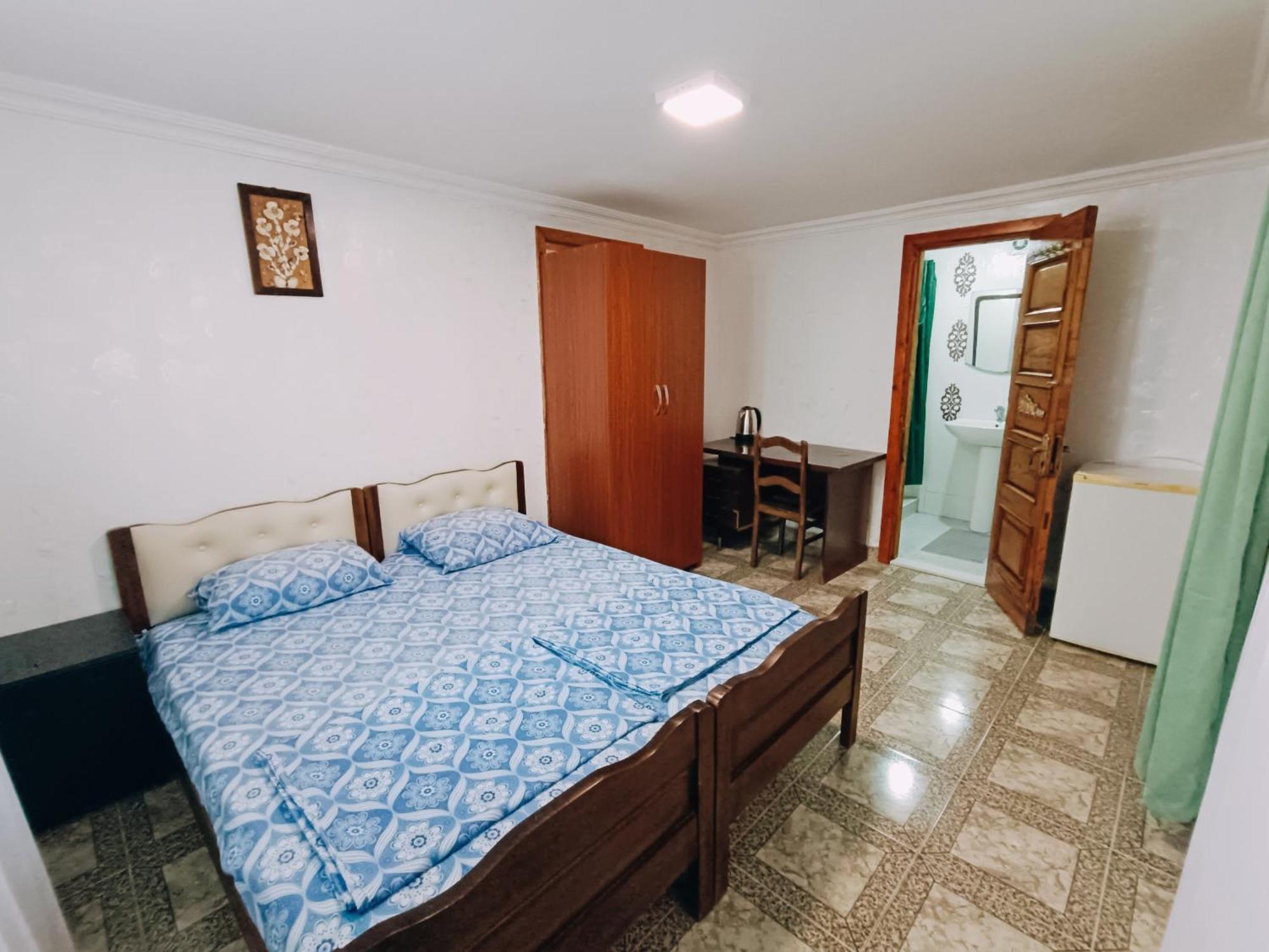 Guesthouse Mery Koboeleti Buitenkant foto