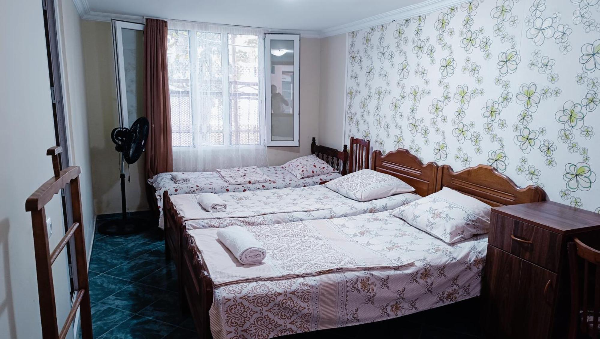Guesthouse Mery Koboeleti Buitenkant foto